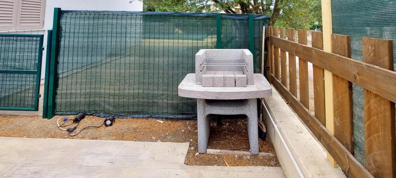 Appartamento Brigida Bilocale 3 Posti Vicino Al Centro San Teodoro  Kültér fotó